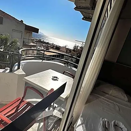 Ozgun Kusadası