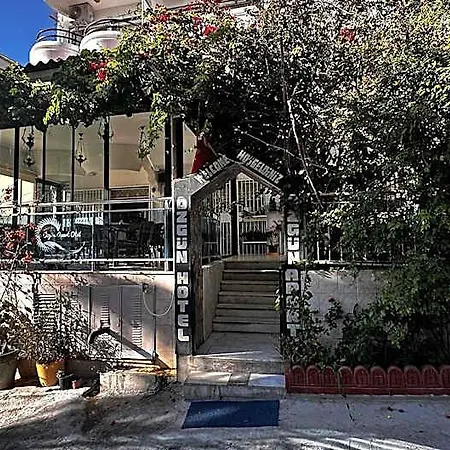 Ozgun Hotell 3*